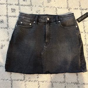 NEW with Tags. Banana Republic Factory Black Denim Skirt. Size 8